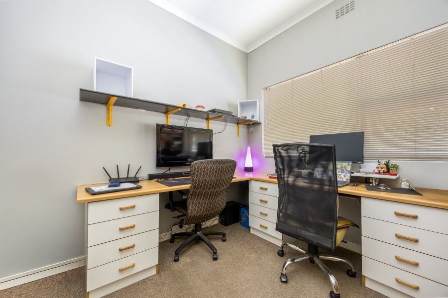 4 Bedroom Property for Sale in Rouxville Western Cape